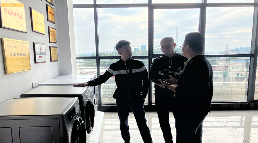 廣交會(huì)熱度延續(xù)，金環(huán)電器再迎考察團(tuán)