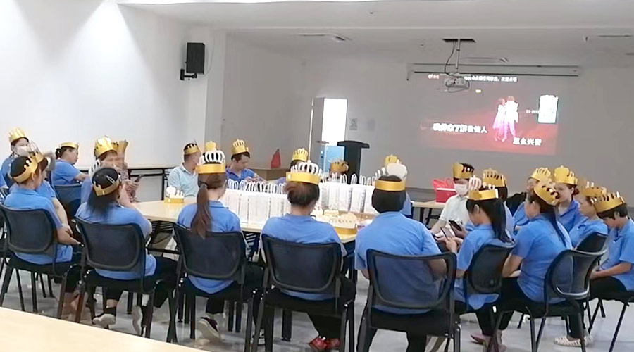 歡聚一堂 溫暖相伴！金環(huán)電器舉辦9月員工生日會(huì)